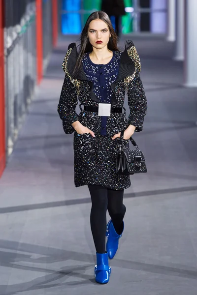 Look 13